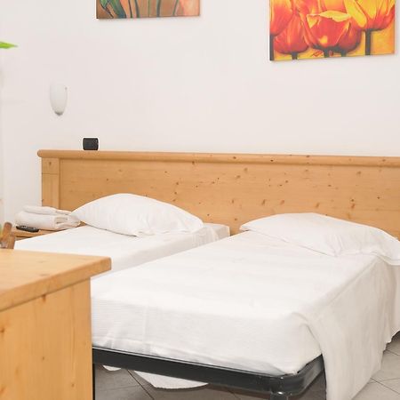 Borromeo Residenze Service S.A.S ペスキエーラ・ボッロメーオ エクステリア 写真